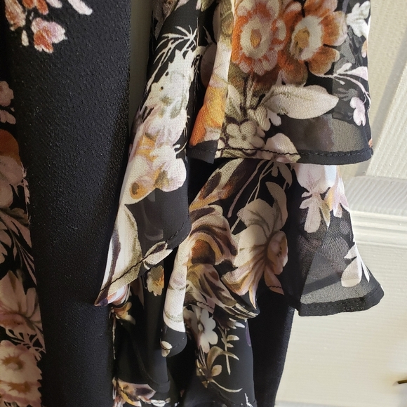 Beautiful Ladies dress - Picture 5 of 7